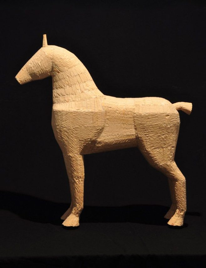 Claudio Barragán . “ Bayo” . madera . 90 x 78 x 24 cm . 2011